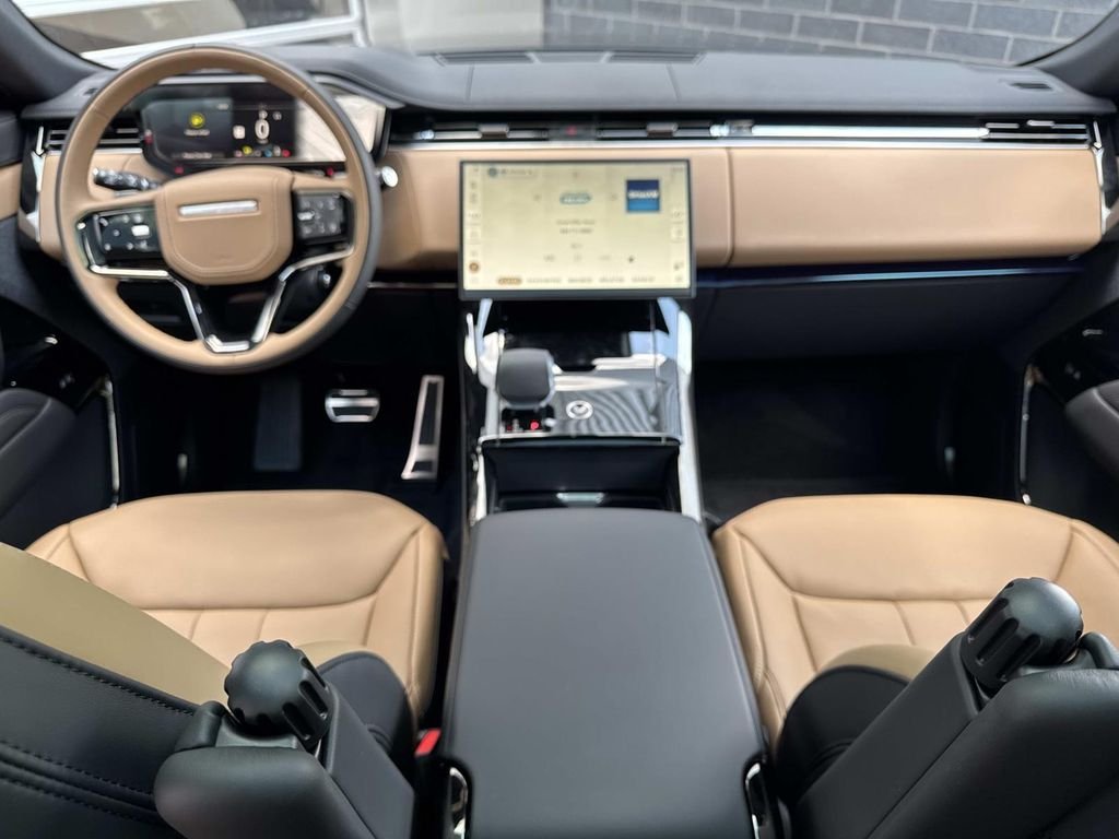 New 2026 Santorini Black Land Rover Dynamic SE image 18