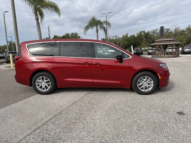 New 2026 Red Hot Pearl-Coat Exterior Paint Chrysler Select image 3