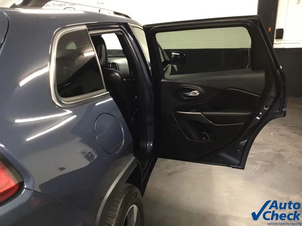 Used 2019 Blue Jeep Limited image 33