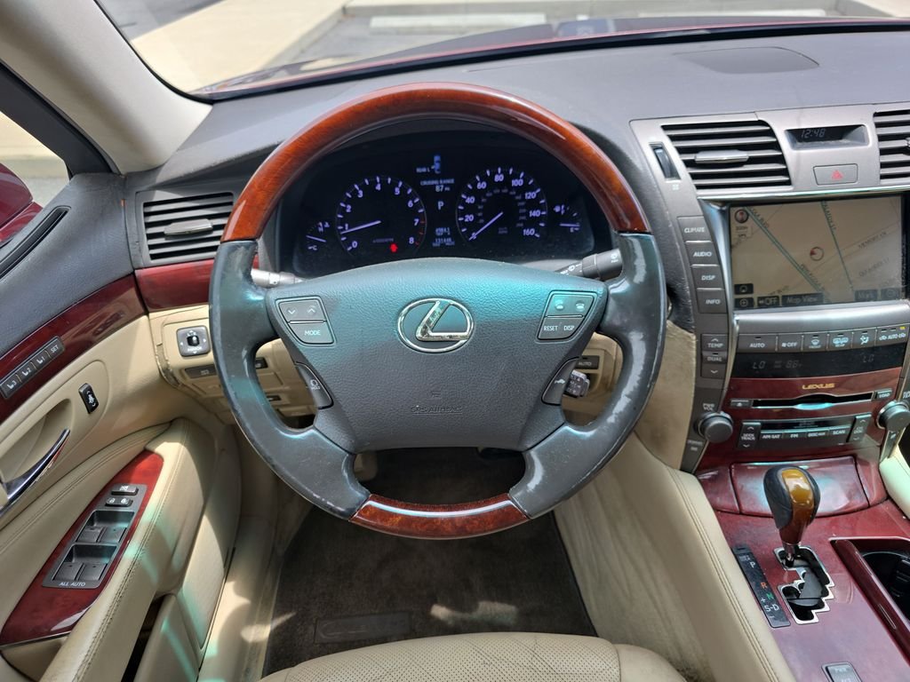 Used 2008  Lexus 460 image 12