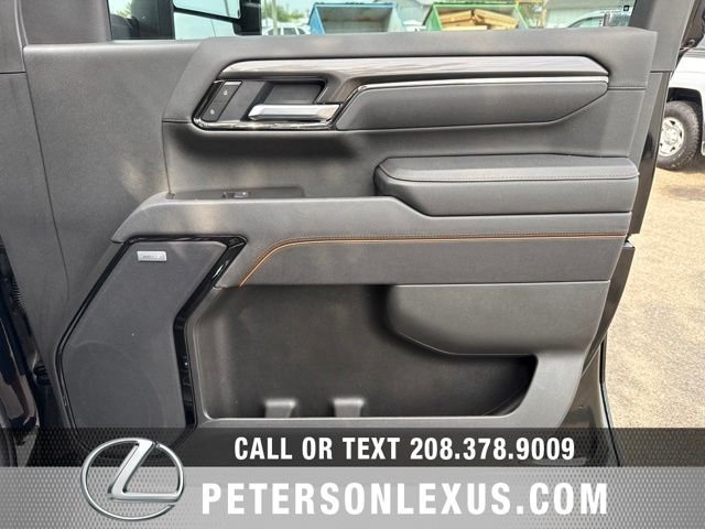 Used 2025  GMC AT4 Premium Plus image 12