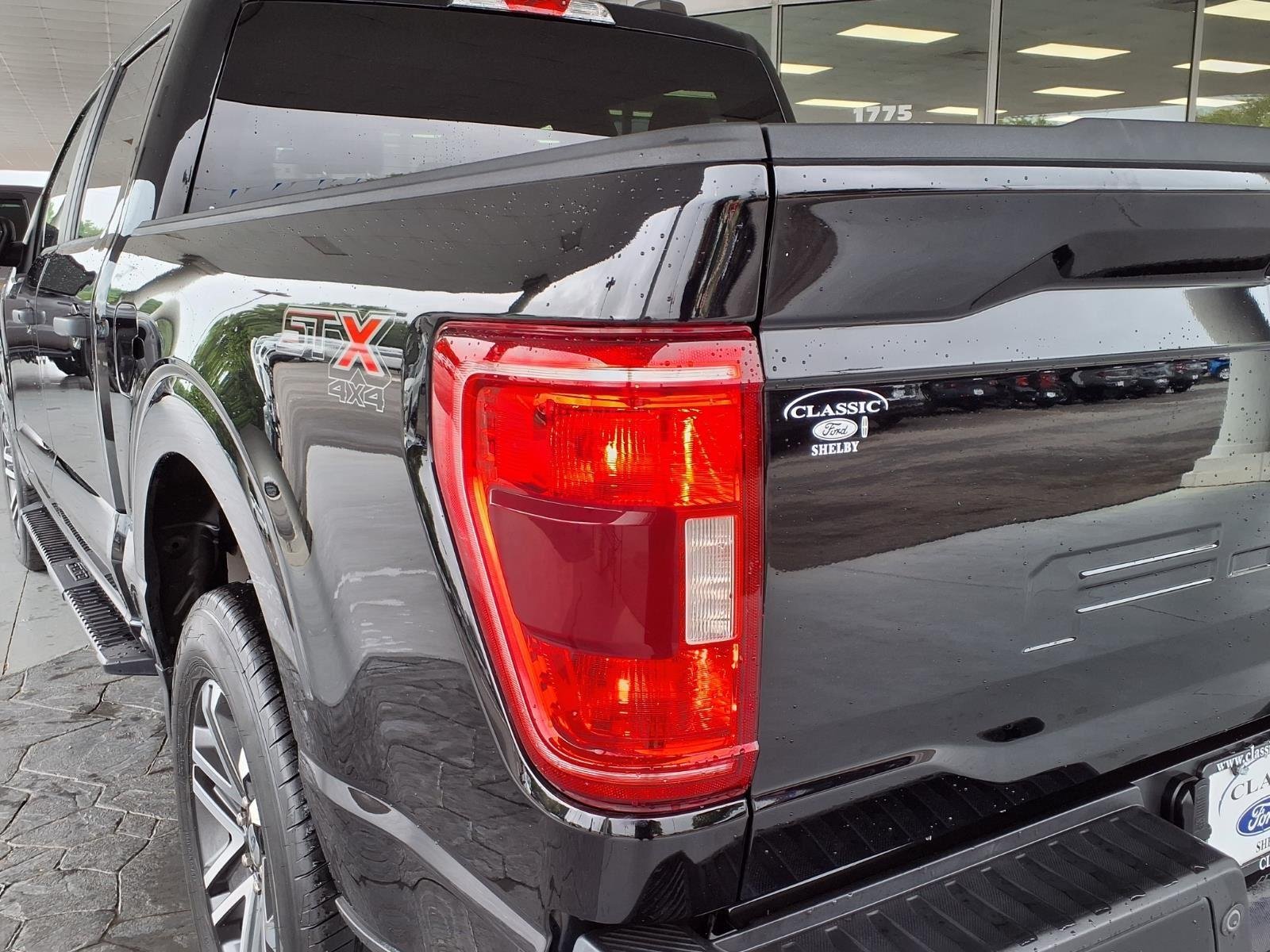 Used 2023 Agate Black Metallic Ford XL image 16