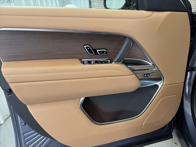 New 2026 Varesine Blue Land Rover SE image 8