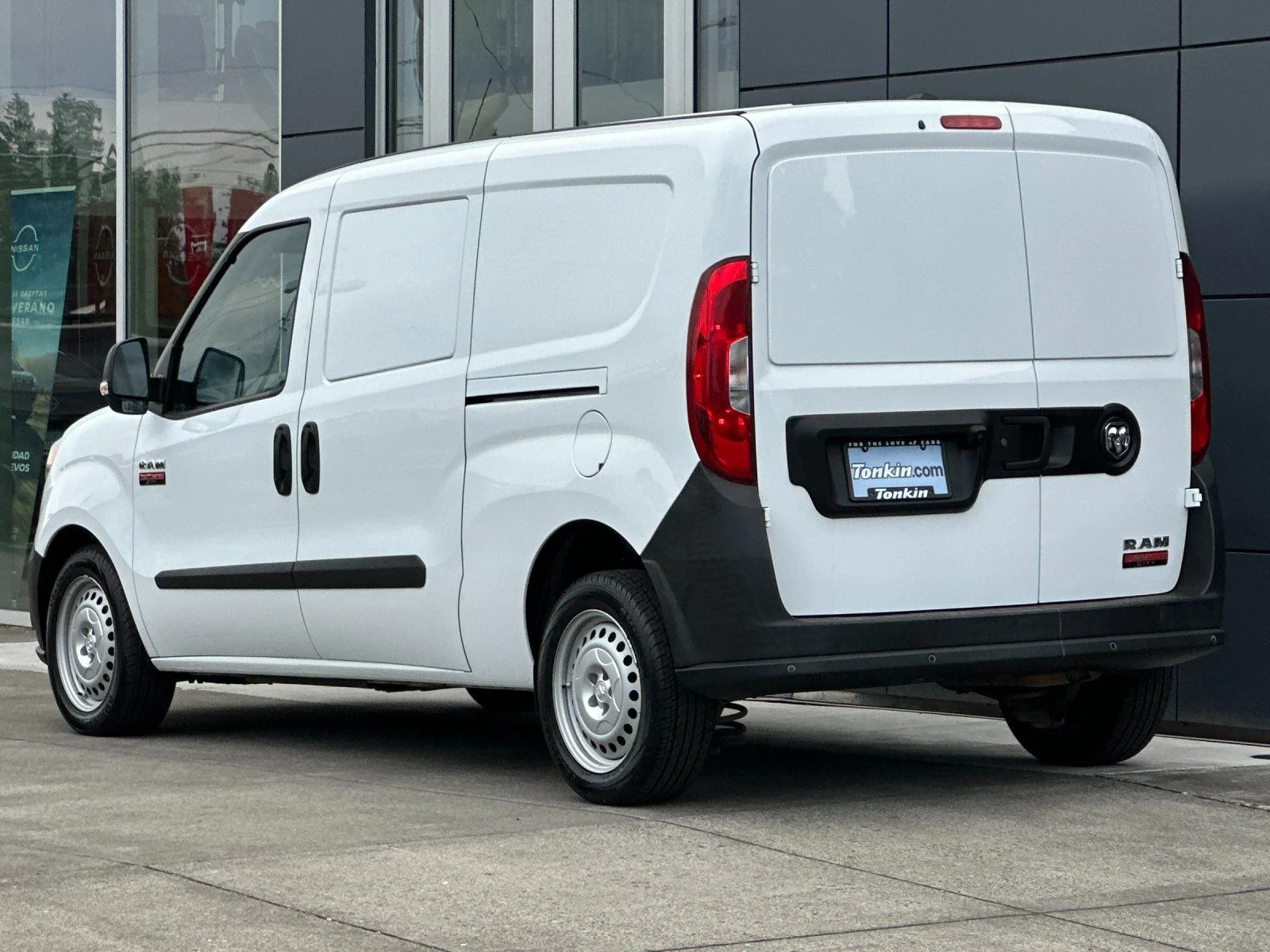 Used 2017 Bright White Ram Tradesman image 5