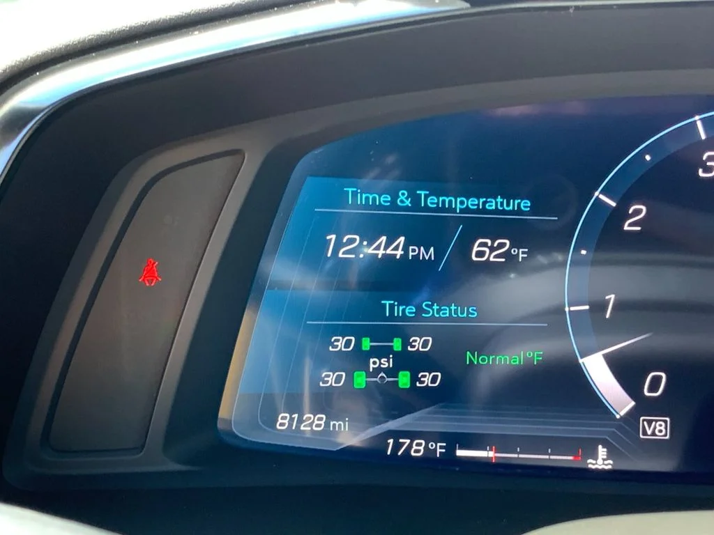 Used 2025 Yellow Chevrolet Stingray image 30