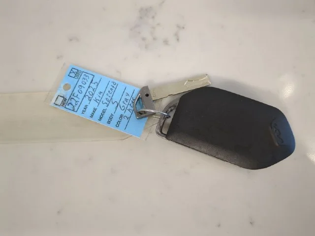 Used 2025 Everlasting Silver Kia S image 3