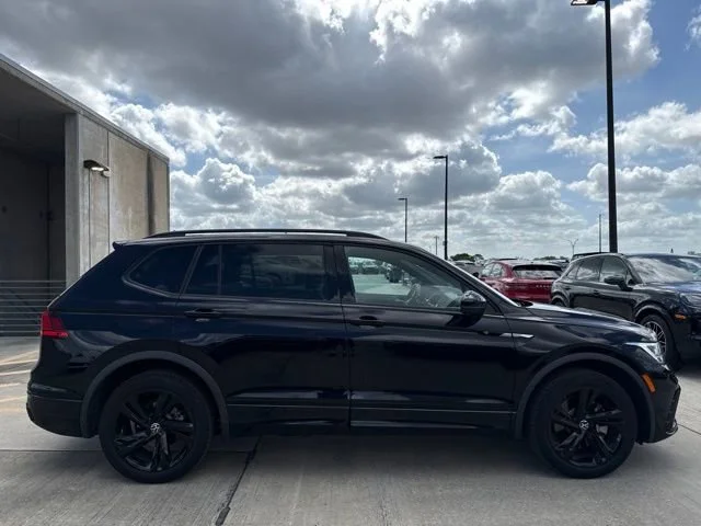 Used 2023 Deep Black Volkswagen SE R-Line Black image 2