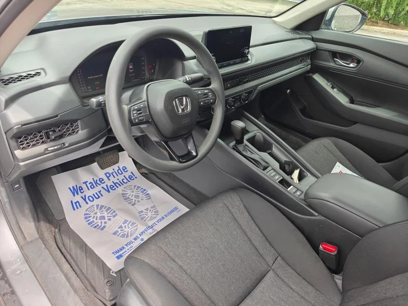 Used 2025  Honda LX image 12