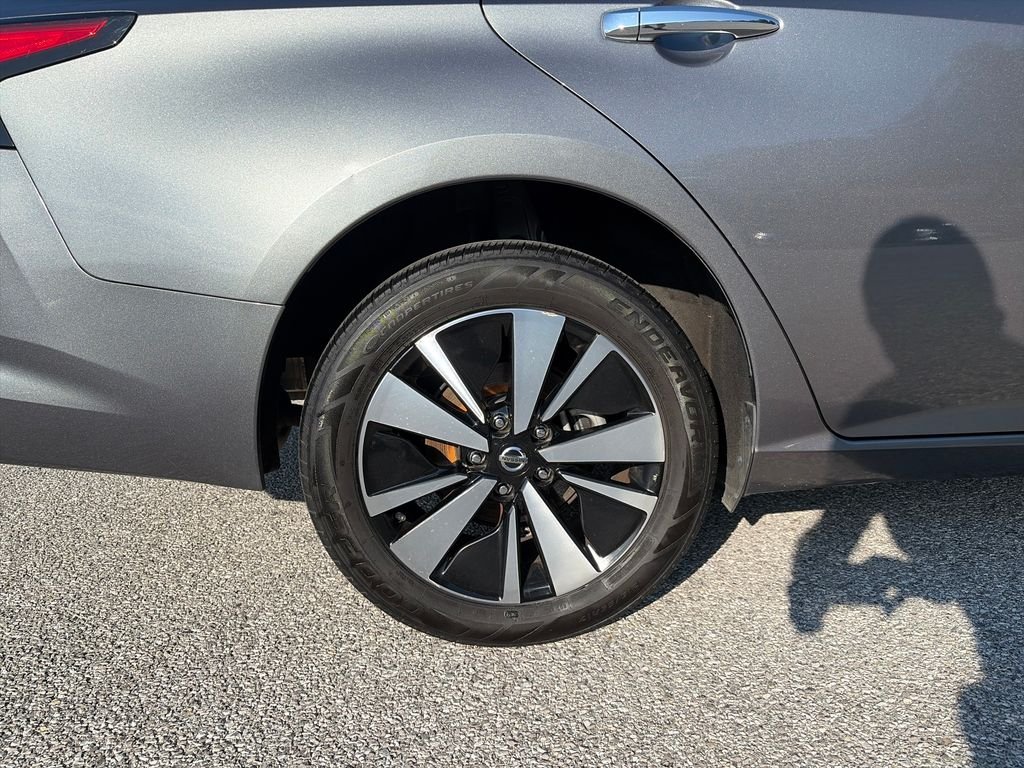 Used 2021 Gun Metallic Nissan 2.5 SV image 40