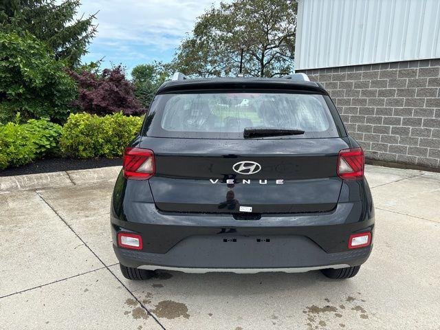 2025 Hyundai Venue SEL - Photo 17