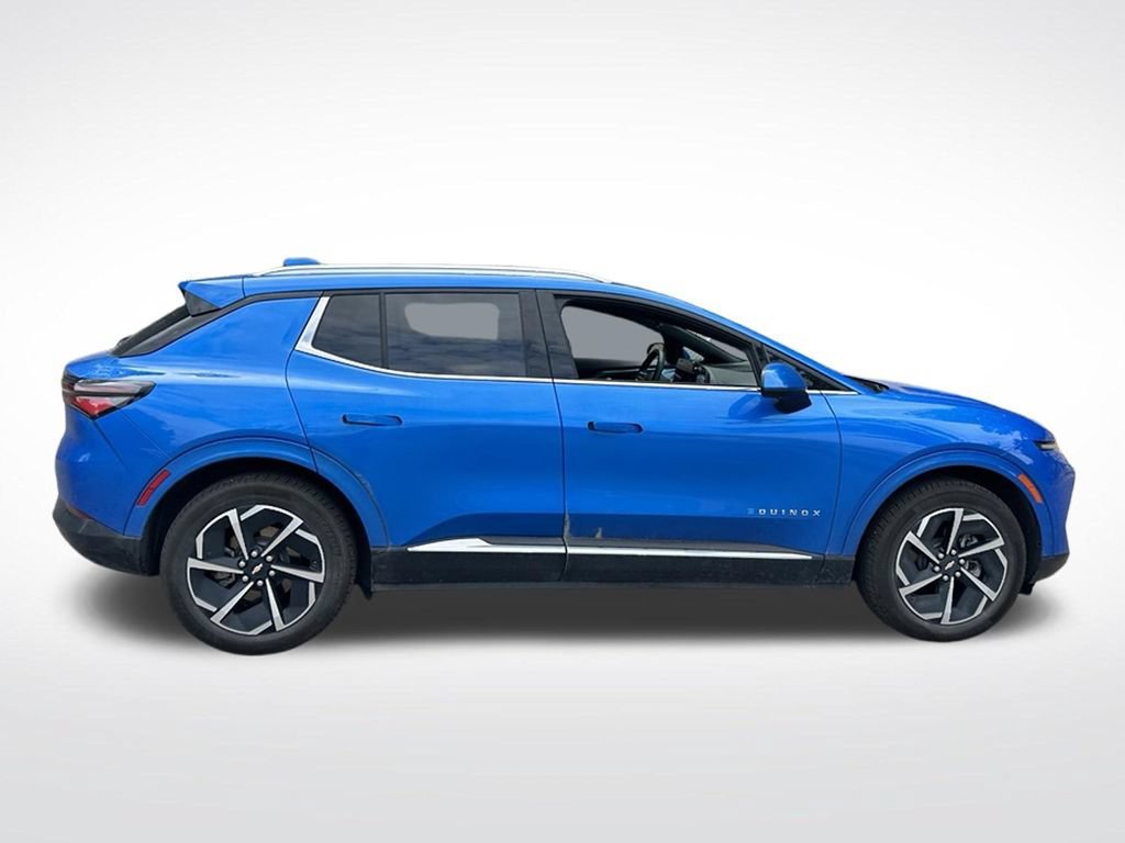 Used 2025 Riptide Blue Metallic Chevrolet LT image 6