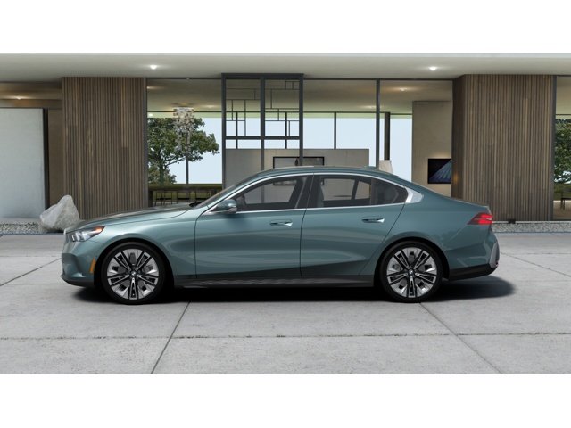New 2027 Cape York Green Metallic BMW  image 4