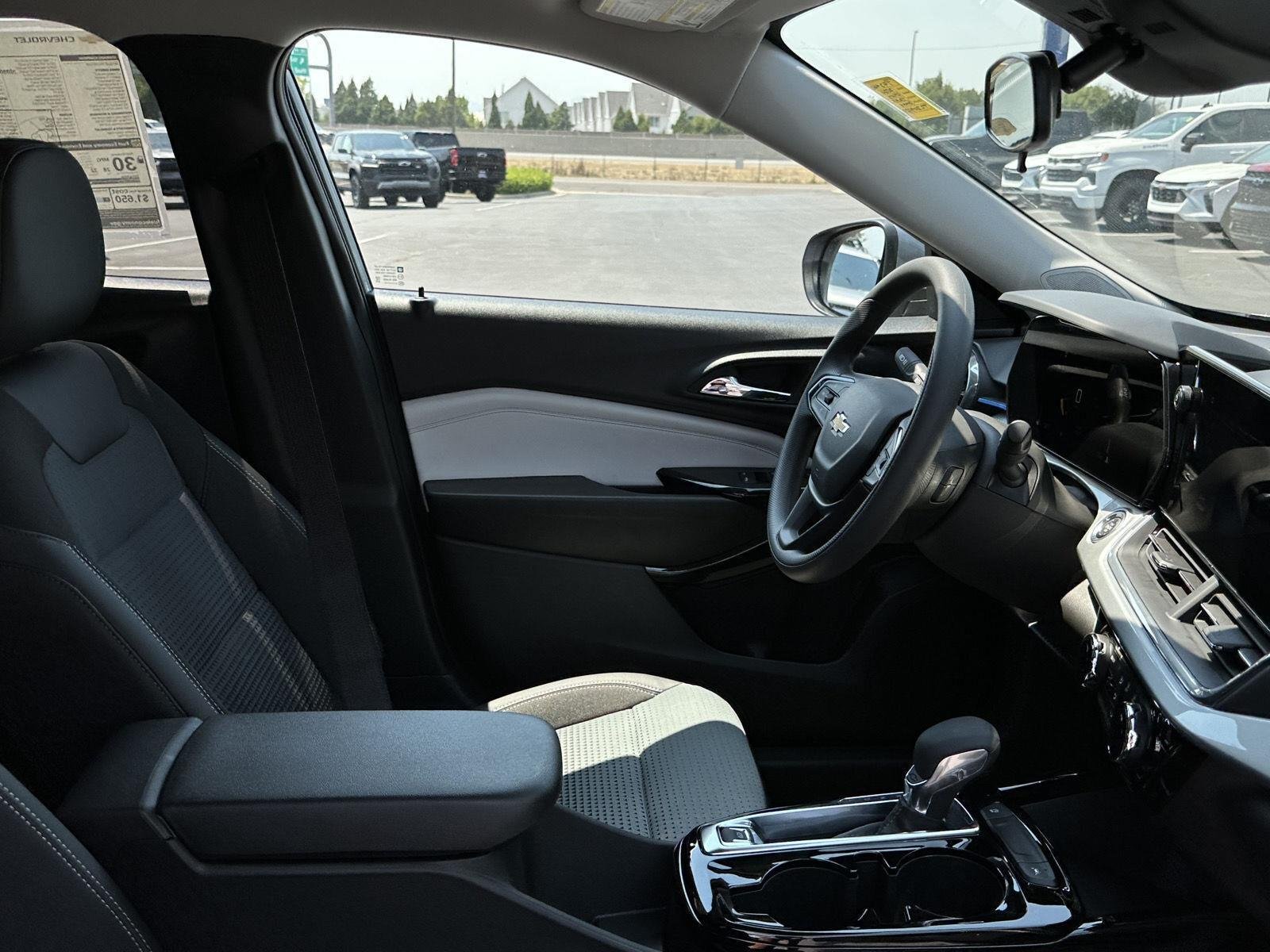 2026 Chevrolet Trax LT - Photo 37