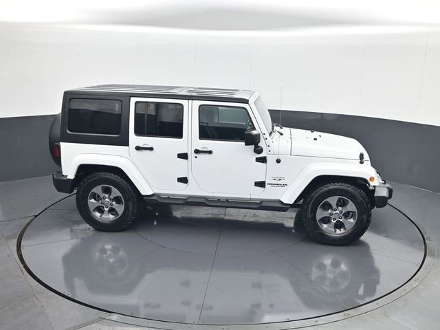 Used 2016 White Jeep Sahara image 16