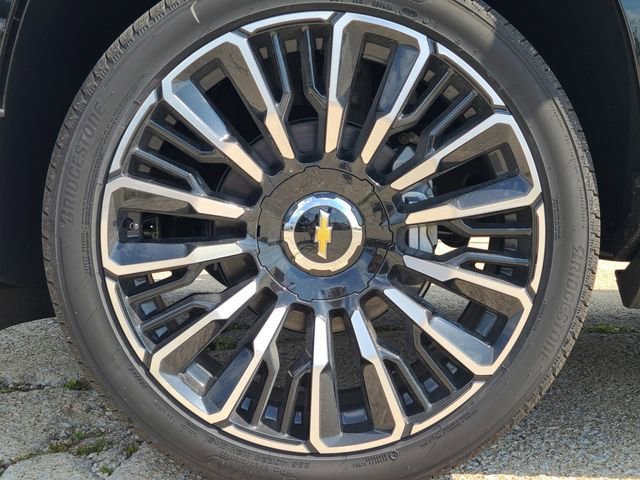 2025 Chevrolet Suburban High Country - Photo 12