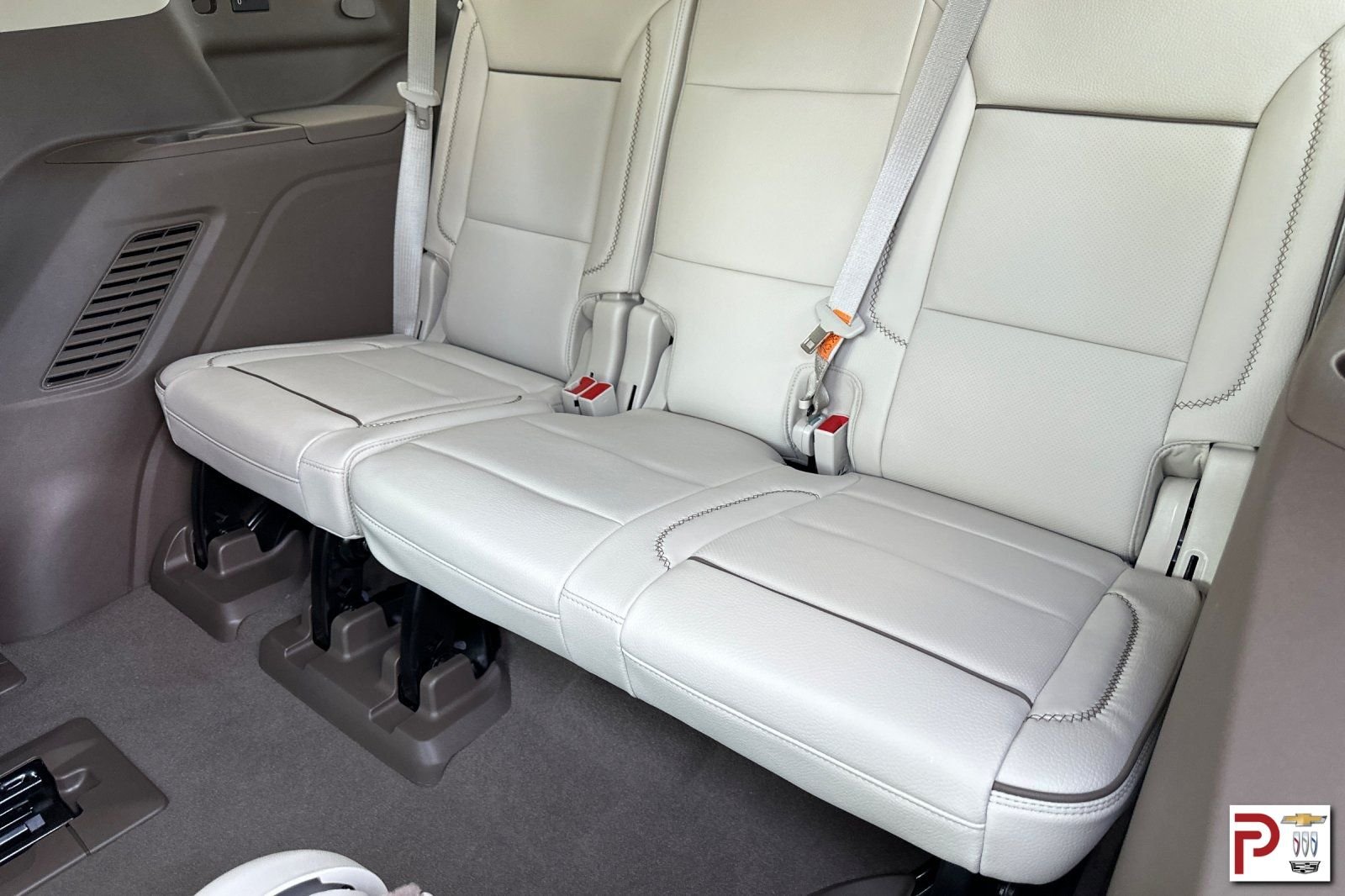 Used 2024 White GMC Denali image 17