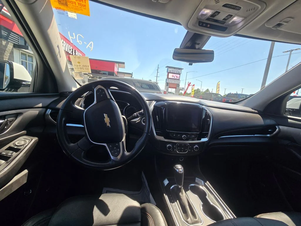 Used 2021  GMC SLE image 10