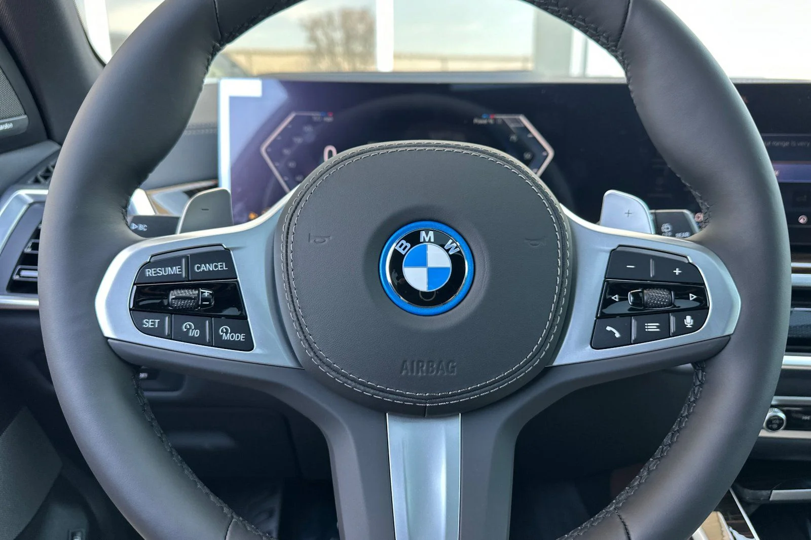 New 2026 Mineral White Metallic BMW xDrive50e image 21