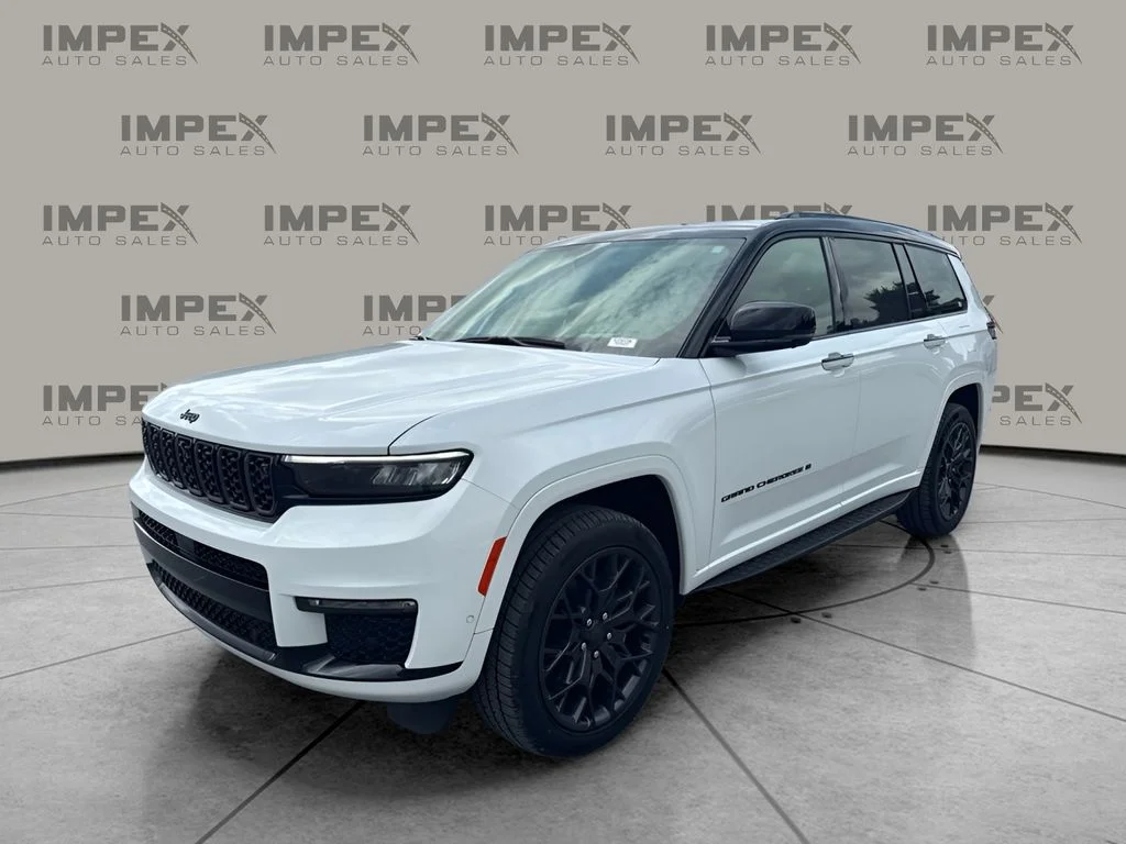 Used 2024 White Jeep Summit image 1