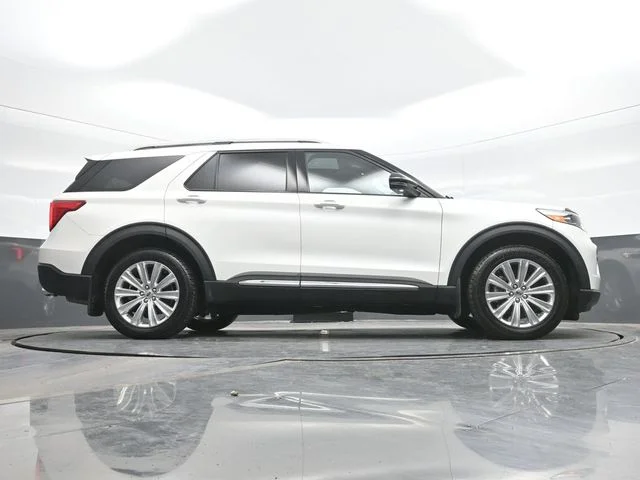 Used 2021 White Ford Limited image 24
