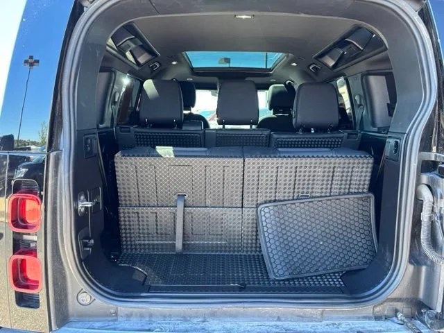 Used 2025 Black Land Rover 110 P300 image 19