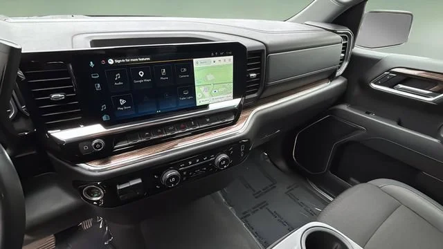 Used 2025 Cypress Gray Chevrolet LT image 26