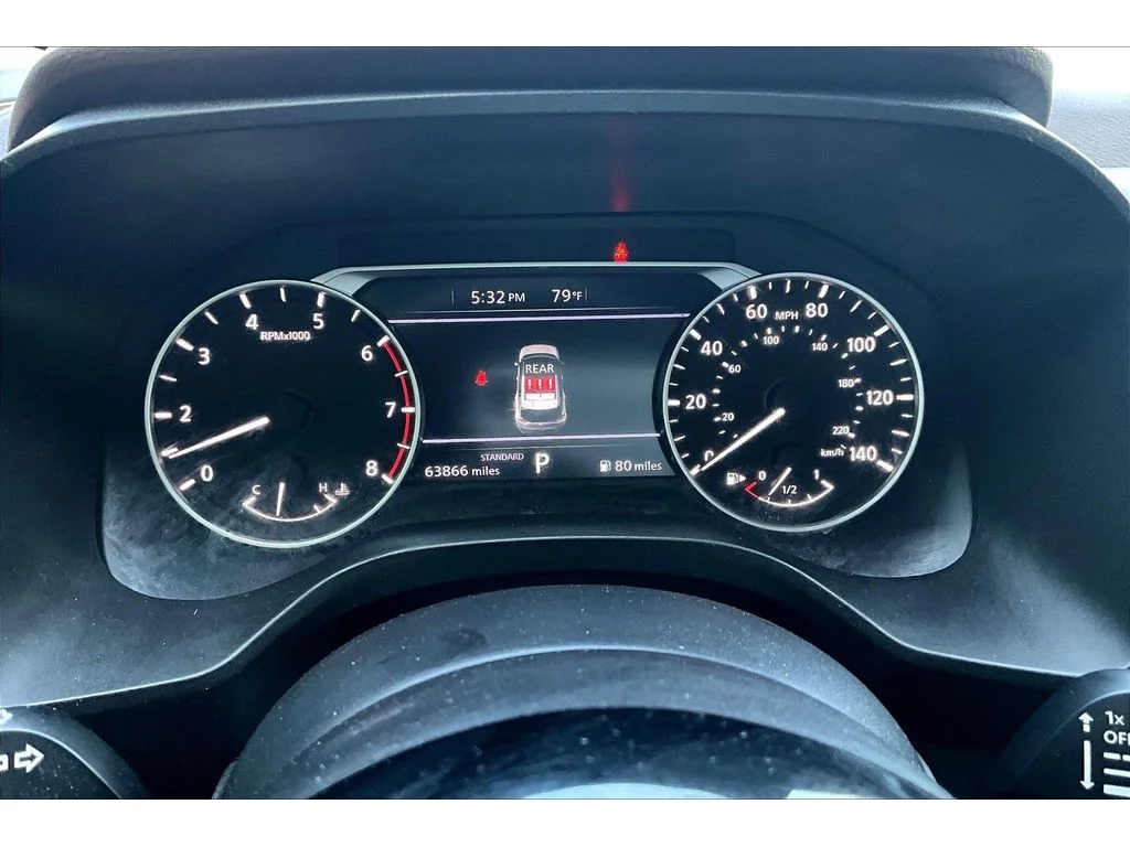 Used 2023  Nissan SV image 12