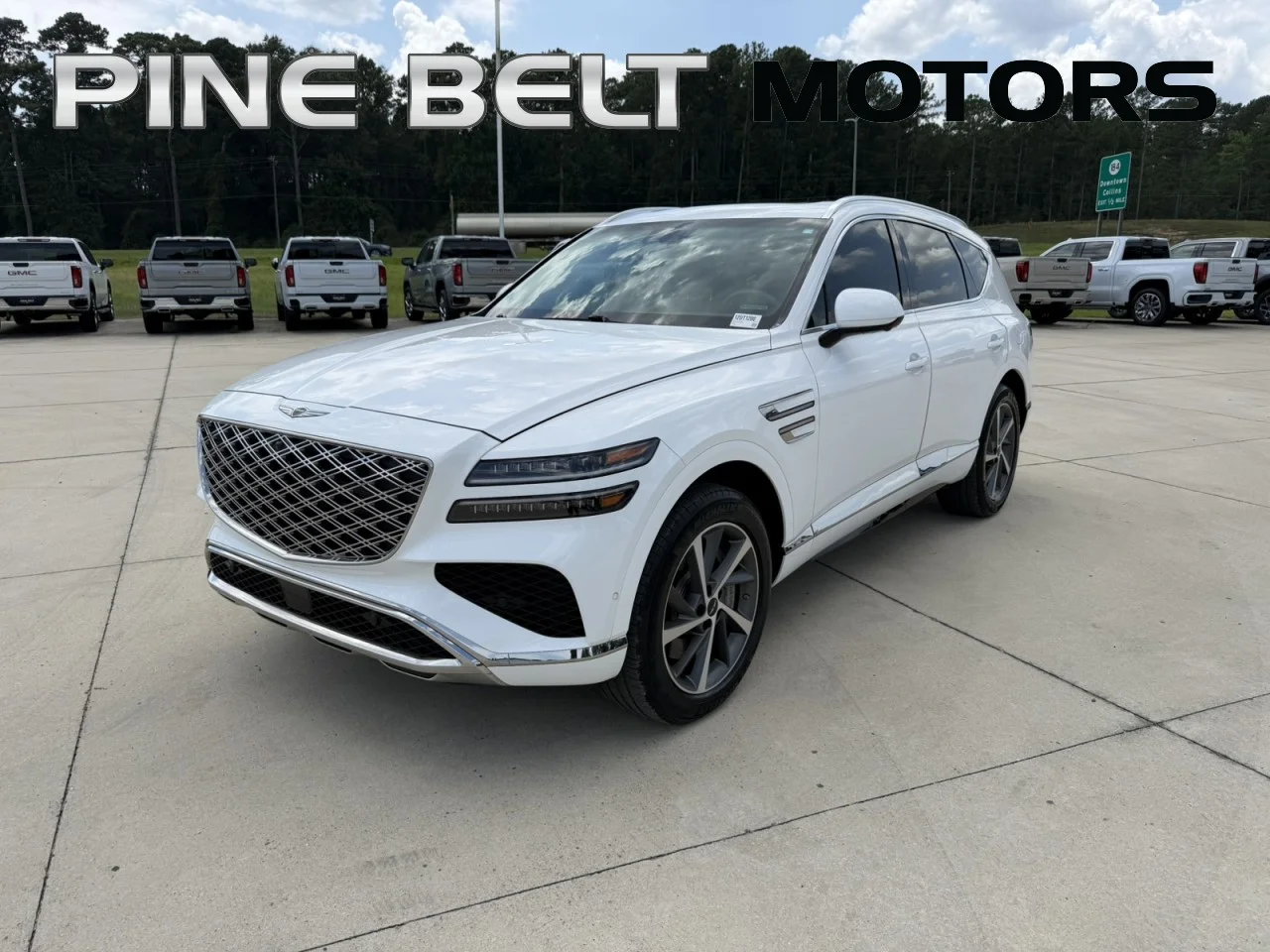 Used 2025 White Genesis 2.5T Advanced image 1