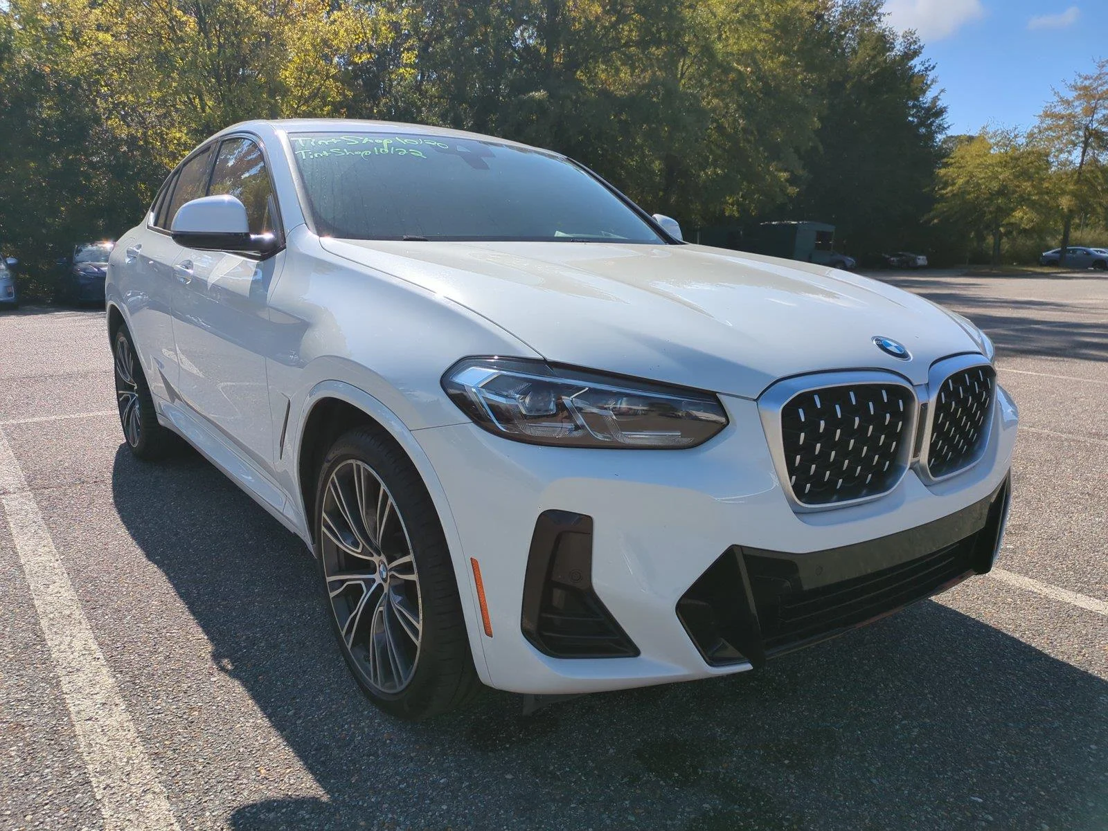 Used 2023 Alpine White BMW xDrive30i image 1