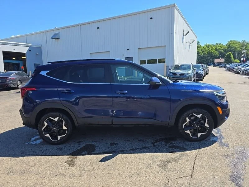 Used 2024 Blue Kia EX image 9