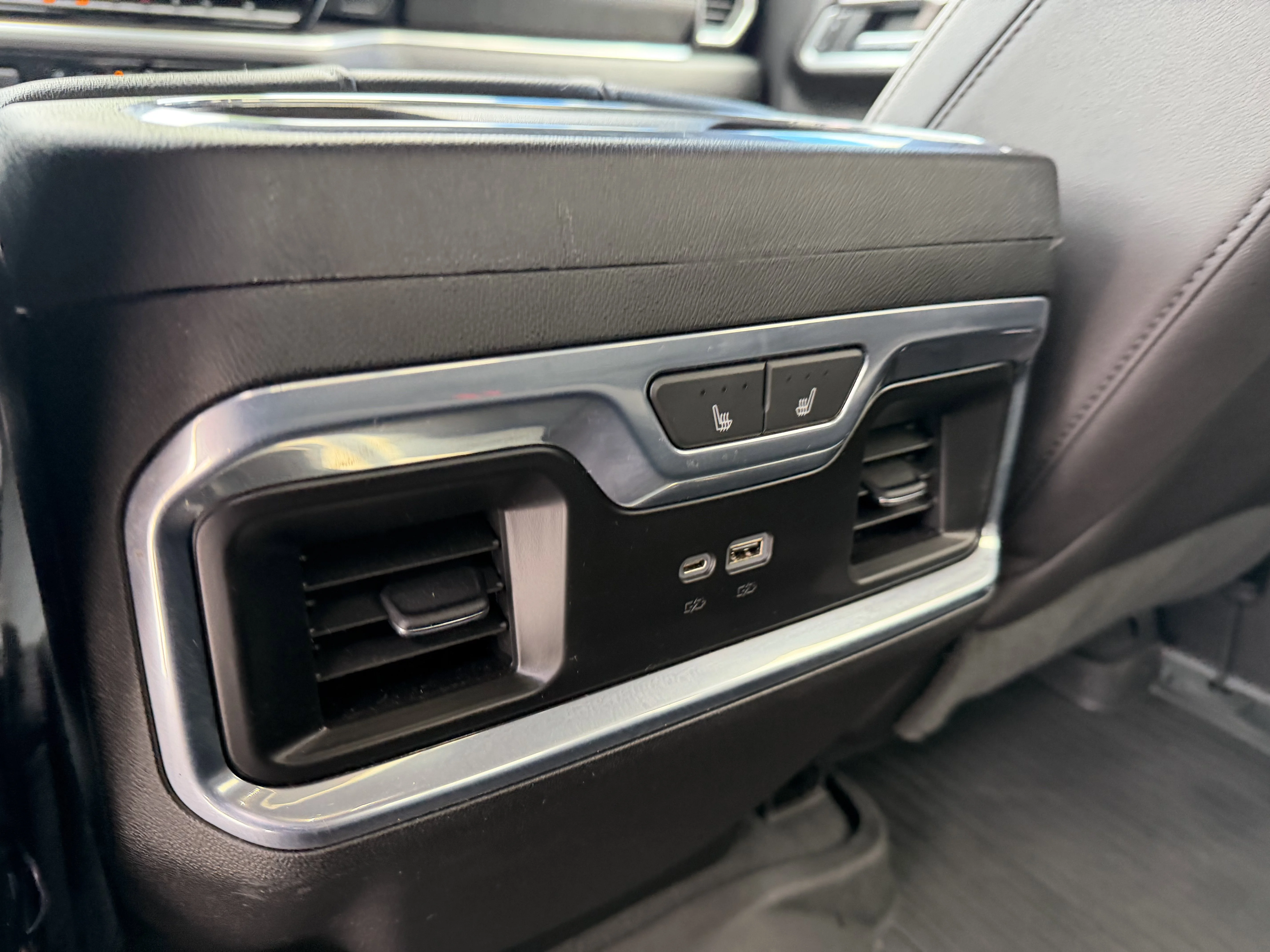 2022 Chevrolet Silverado 1500 LTZ - Photo 14