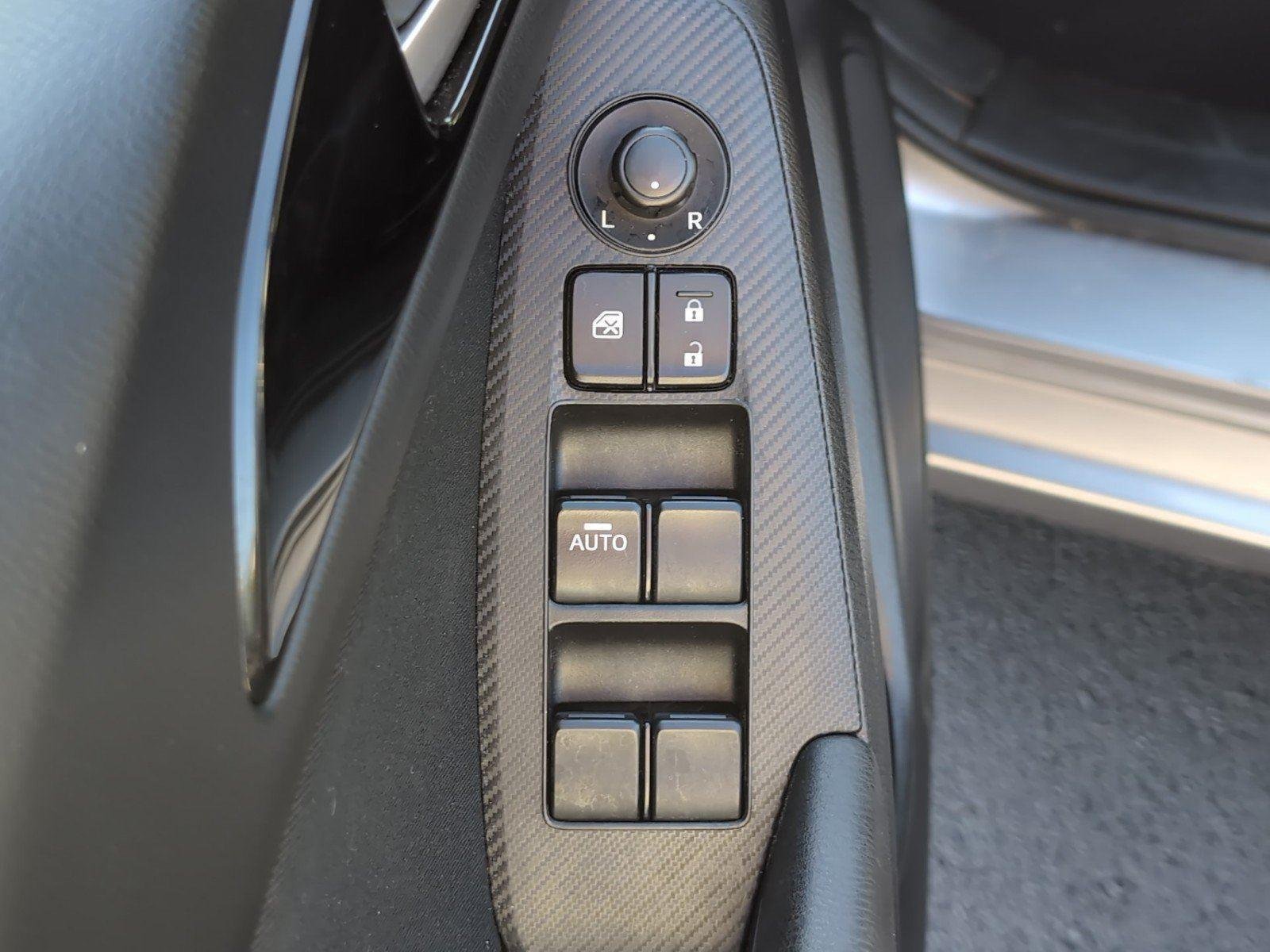 Used 2014 Liquid Silver Metallic Mazda i Touring image 19