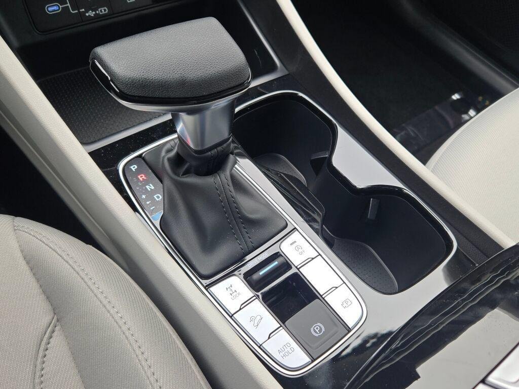 New 2026 White Hyundai SEL AWD image 30