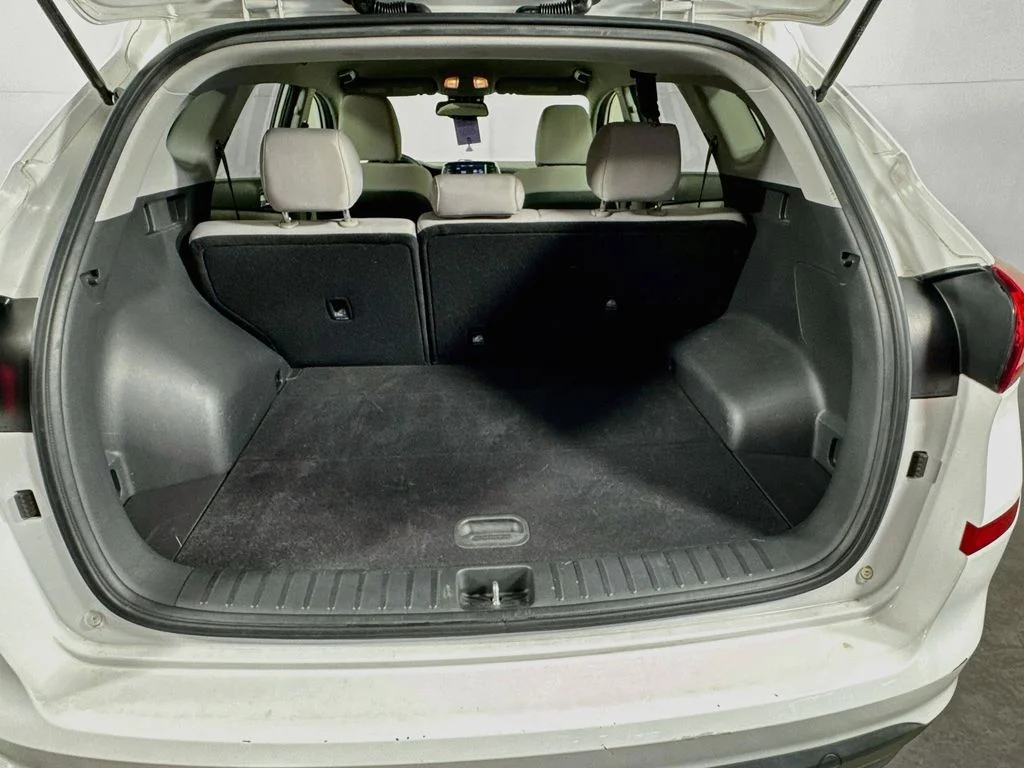Used 2019 White Hyundai Value image 30