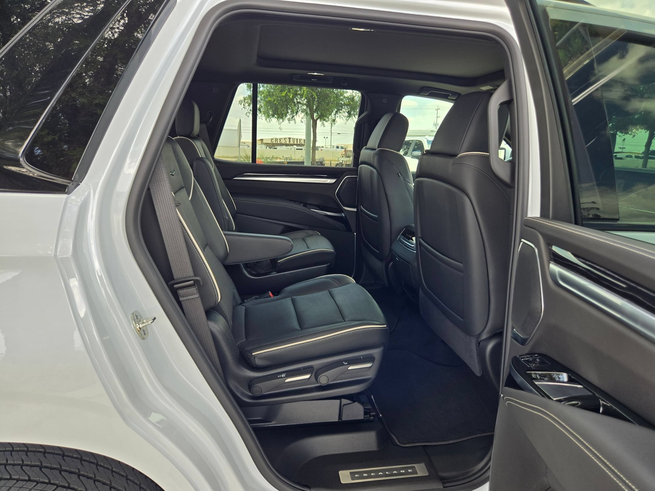 2026 Cadillac Escalade Sport - Photo 25