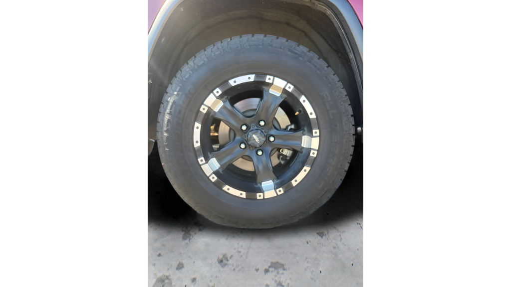 Used 2017 Red Jeep Laredo image 23