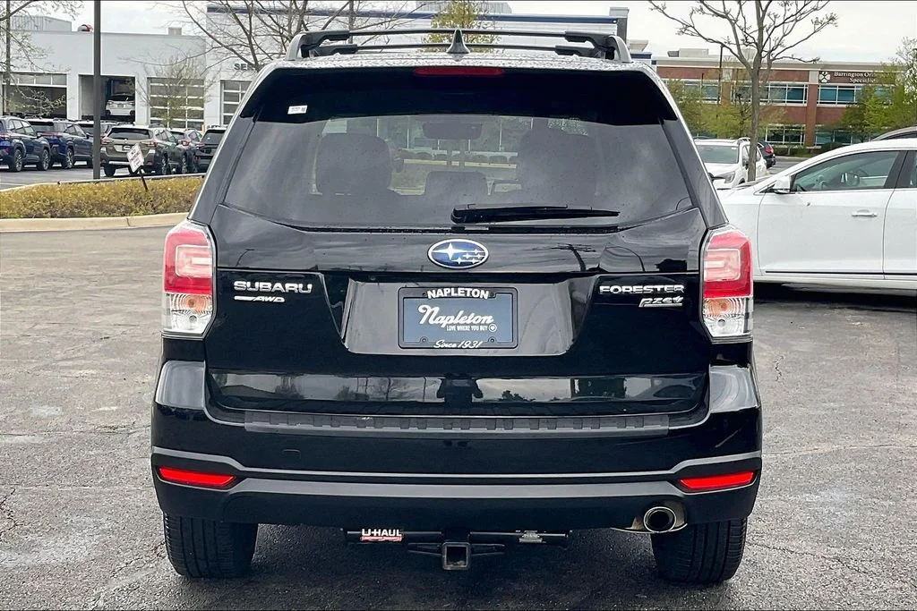 Used 2017 Black Subaru 2.5i Limited image 4