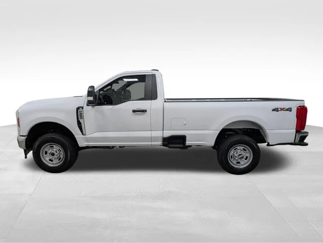 New 2026 Oxford White Ford F-250® XL image 30