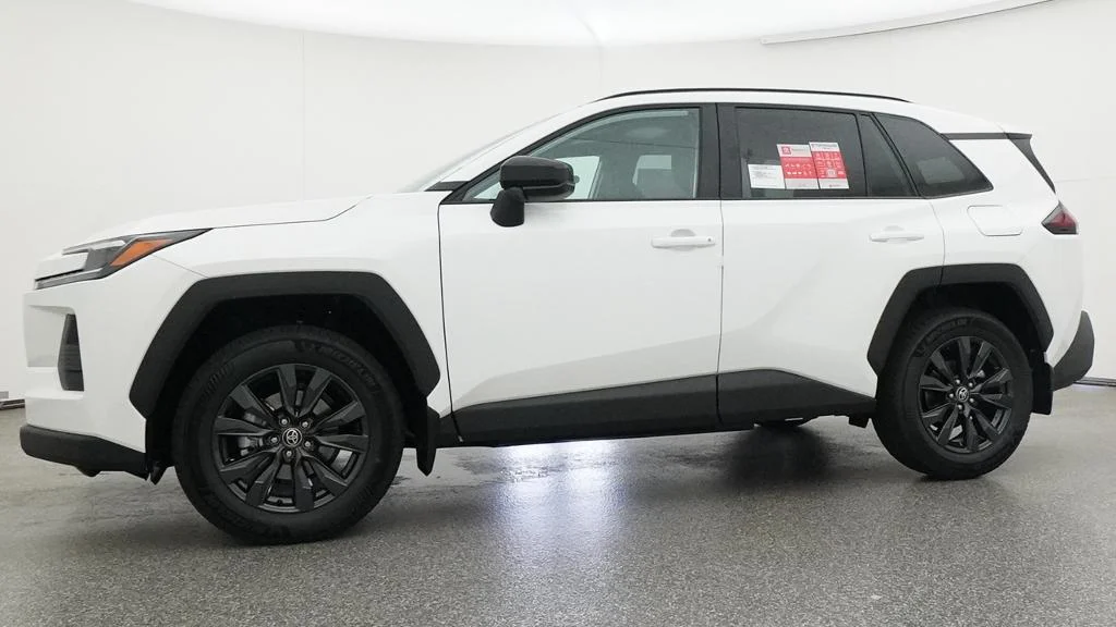 New 2026 Ice Cap Toyota XLE Premium image 4