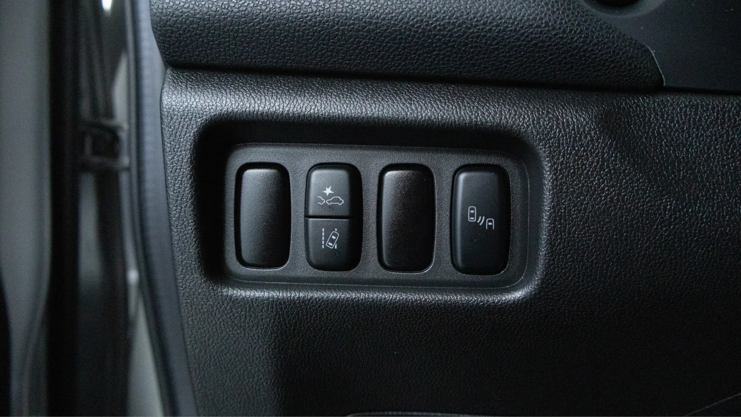 Used 2024 Silver Mitsubishi S image 22