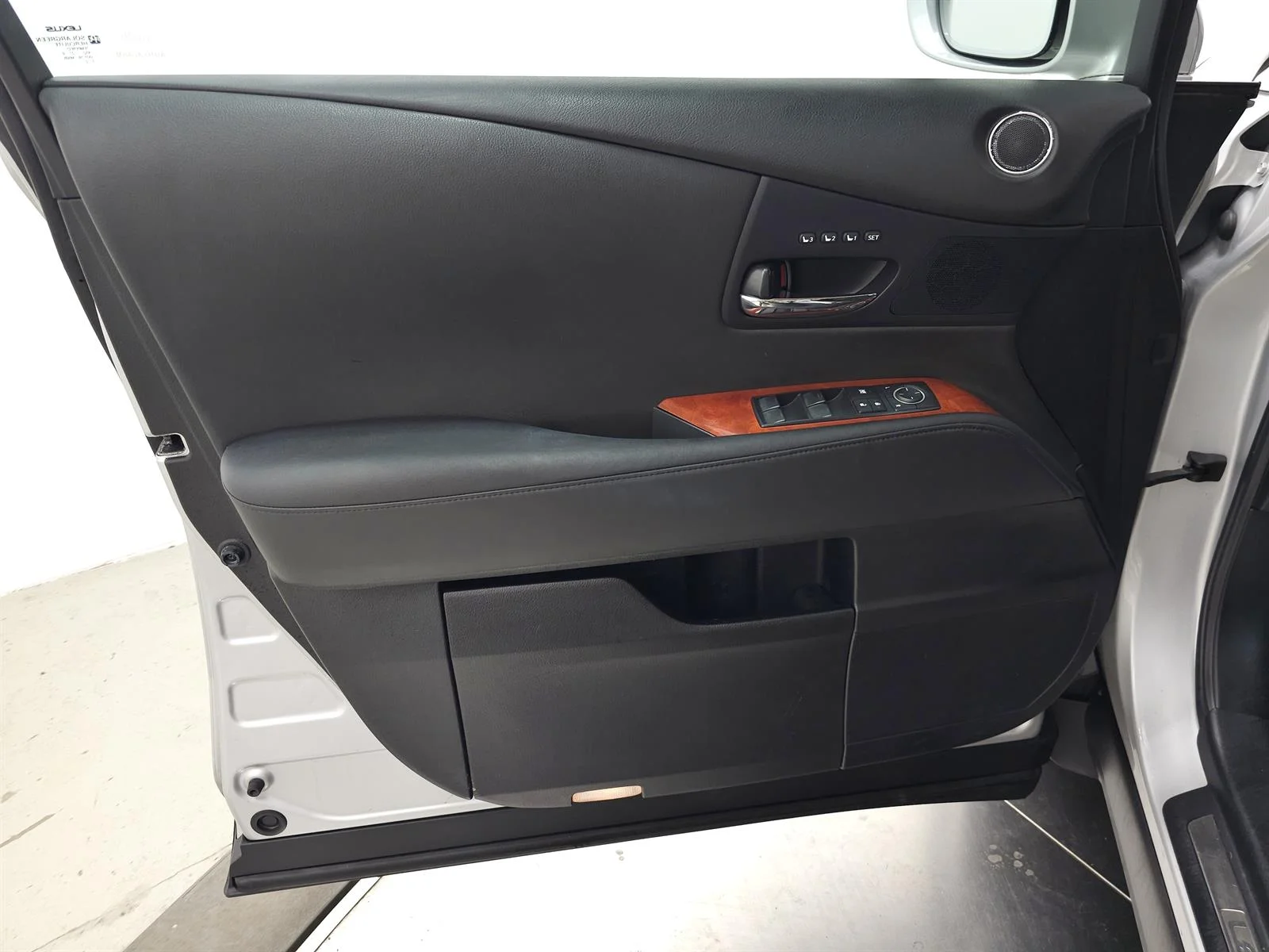Used 2010 Tungsten Lexus  image 12