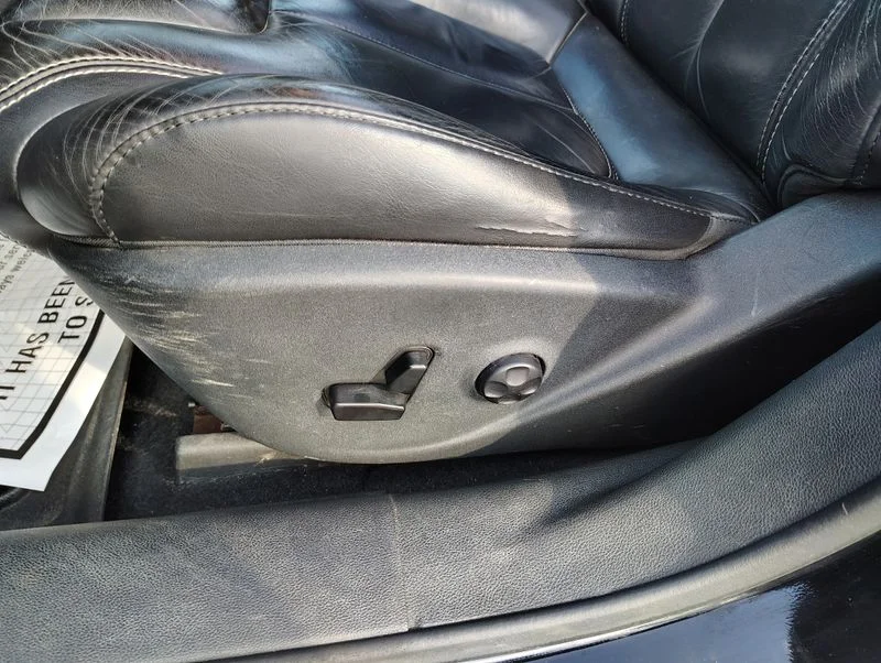 Used 2013 Black Dodge Limited image 13