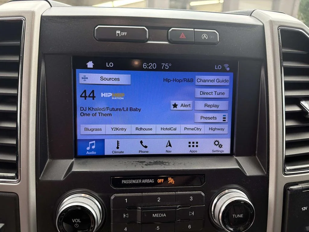 Used 2018 Blue Jeans Metallic Ford Lariat image 24