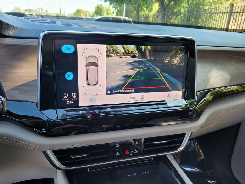 New 2026 White/off-white Volkswagen 2.0T SE w/Technology image 18