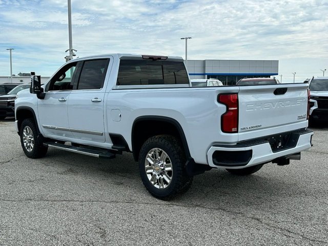 New 2026 Polar White Tricoat Chevrolet High Country image 3
