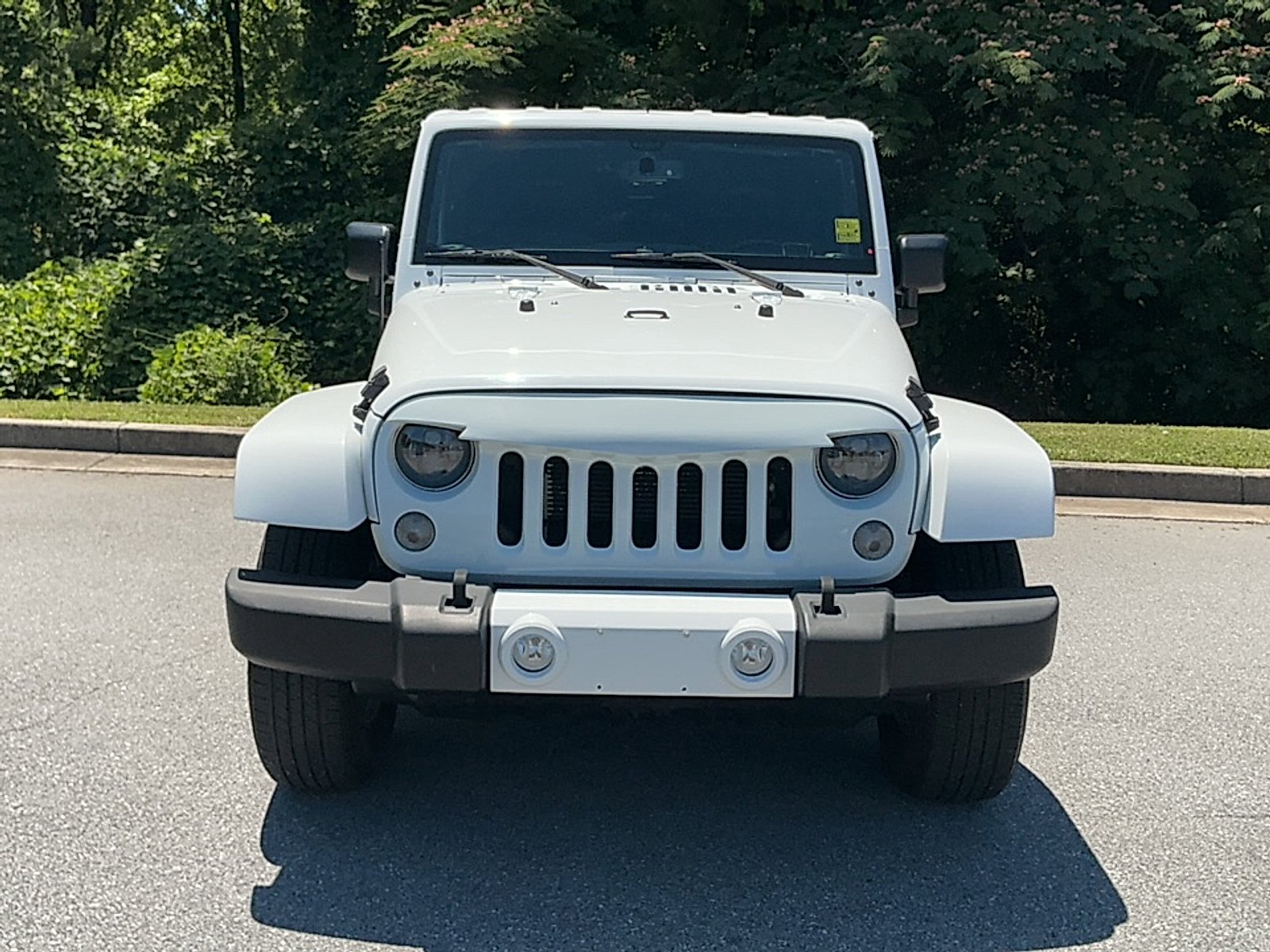 Used 2016 Bright White Clearcoat Jeep Sahara image 14