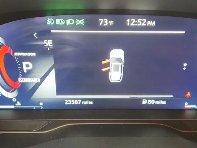 Used 2025 Silver Nissan Platinum image 23