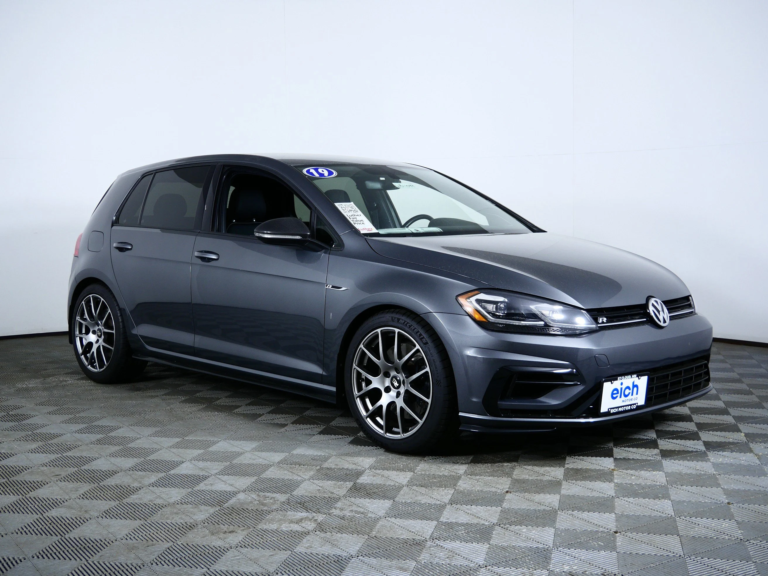 2019 Volkswagen Golf R w/DCC & Navigation 4-door DSG's photo