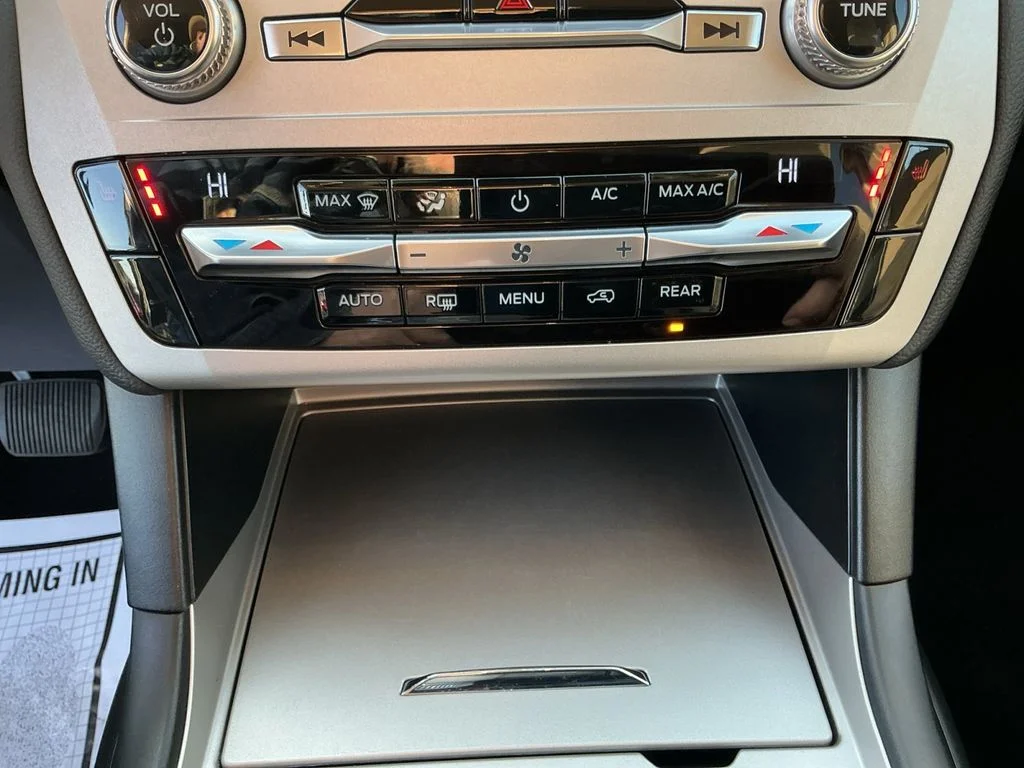 Used 2021 Gray Ford XLT image 17