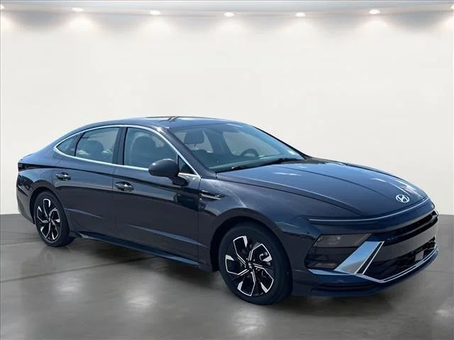 Used 2024 Blue Hyundai SEL image 2